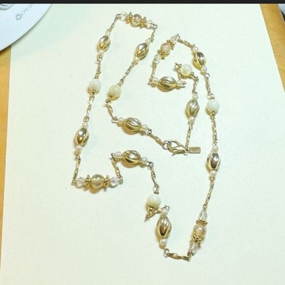 VINTAGE SIGNED "1928" AB GLASS & PEARL 35" NECKLACE - Picture 5 of 7